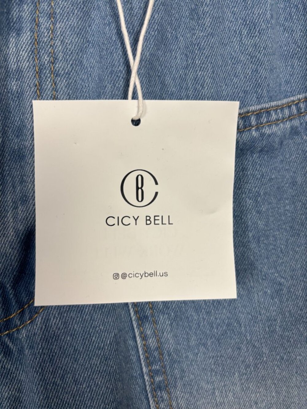 Cicy Bell Women's Tie Waist Wide Leg Cropped Light Blue Denim Jeans Size 4 NWT's - Picture 5 of 7